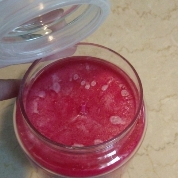 Yankee Candle Red Raspberry Jar - Picture 2 of 2